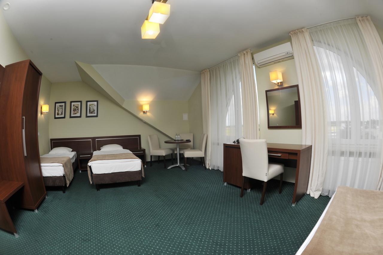 Hotel Lotos Woskrzenice Duze Exterior foto